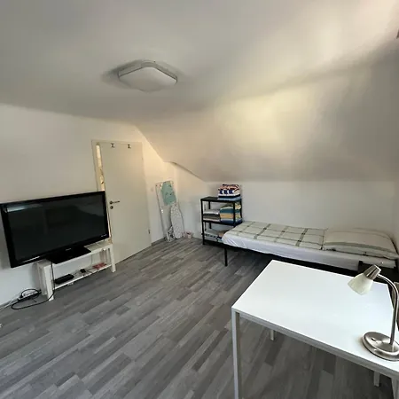 Apartment Omerovic Oberesslingen